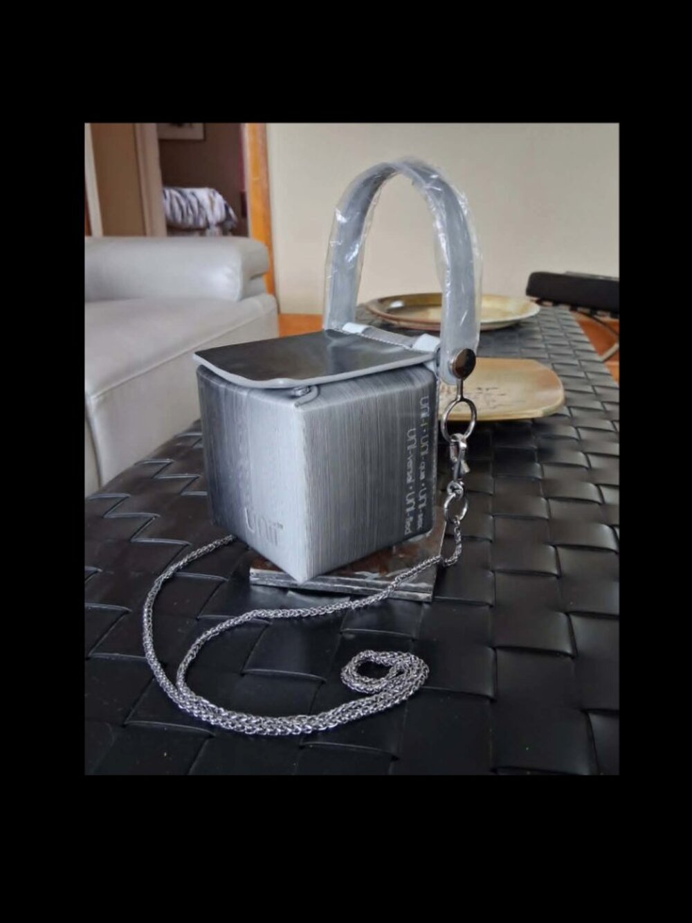 Unii Box Crossbody Purse with Silver Chain, NWOT - Picture 2 of 5